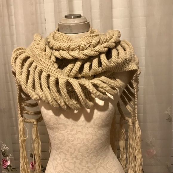 Scarfs - Picture 6 of 8